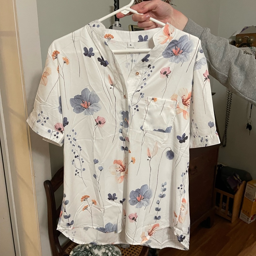 WHITE BLOUSE